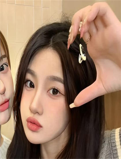 喜剧片艺术分析：《女人不坏》的市场表现与观众反响 ——深入探索喜剧片的艺术世界